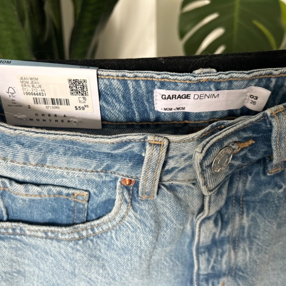 Garage mom jeans - NEW WITH TAGS - Picture 2 of 6